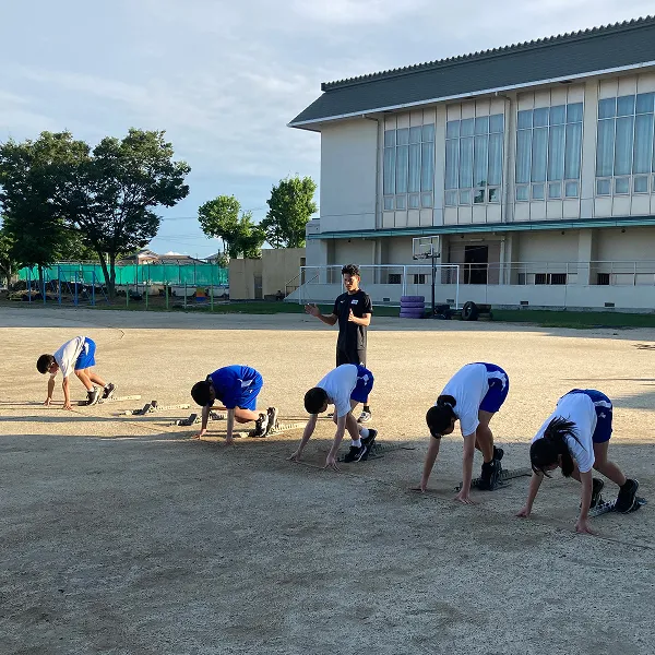 陸上競技指導の様子